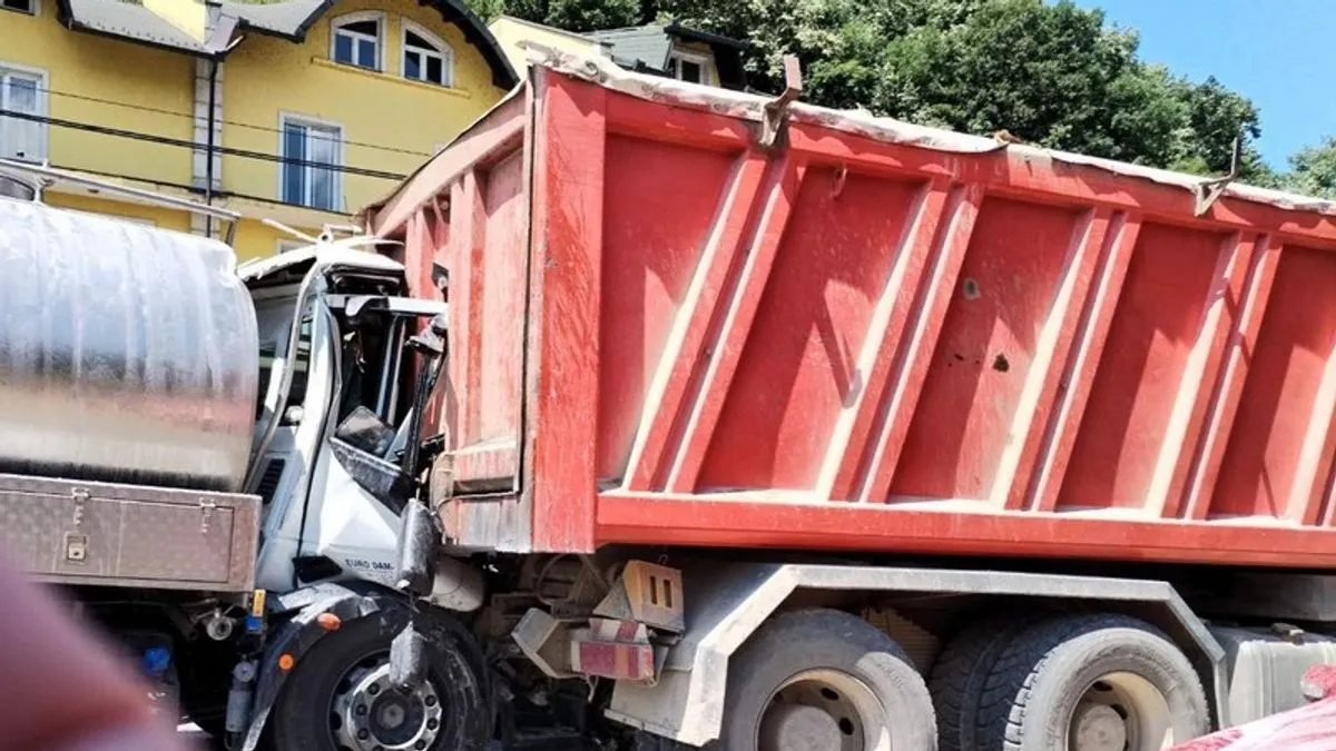 Za vrijeme uviđaja saobraćaj se odvijao jednom saobraćajnom trakom naizmjenično