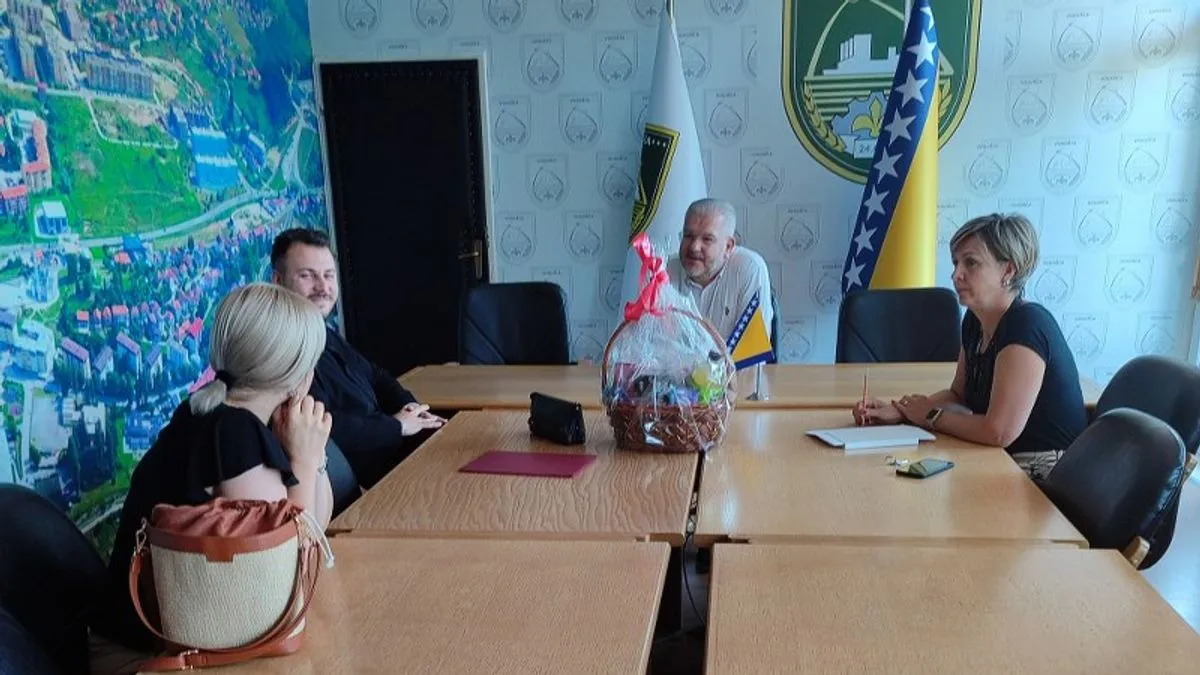 Dejan Mlađenović posjetio je općinskog načelnika Migdada Hasanovića