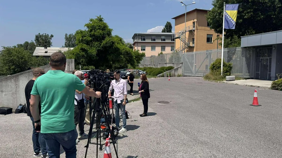 Odbrana Milorada Dodika tražila izuzeće dvoje sudija: Ročište se nastavlja u 16 sati