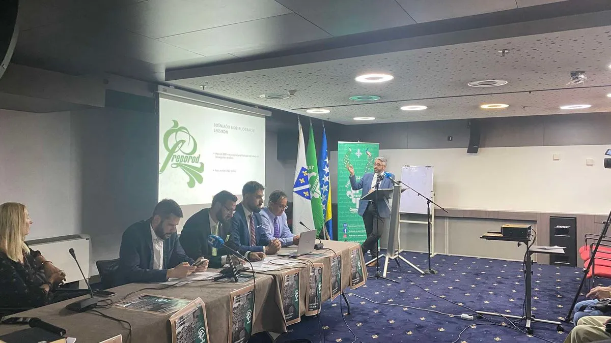 Od devedesetih godina Kulturna zajednica Bošnjaka Preporod je djelovala na način da objedini intelektualce iz različitih sfera