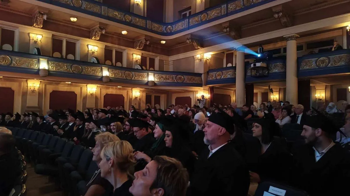 Naglasio je da sticanje zvanja doktor nauka nije samo akademsko postignuće, to je prekretnica na ličnom i profesionalnom putu