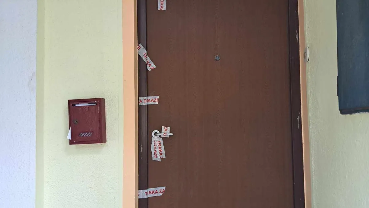 Sumnja se da je ona majku hladnim oružjem ubila prije dva dana