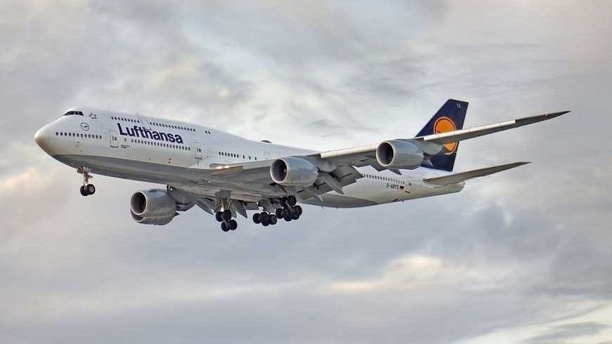 Grupa je obustavila svoje letove za glavni izraelski aerodrom nakon raketnog napada koji su 4. juna izveli jemenski Huti, a otada je obustavu nekoliko puta produžila