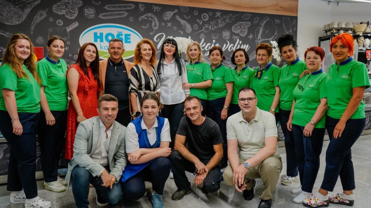 U proizvodnom segmentu poslovanja Hoše komerc je razvio linije proizvoda pod brendovima Bony i Merka, a tvornica slastica je jedna od najsavremenijih u regiji.