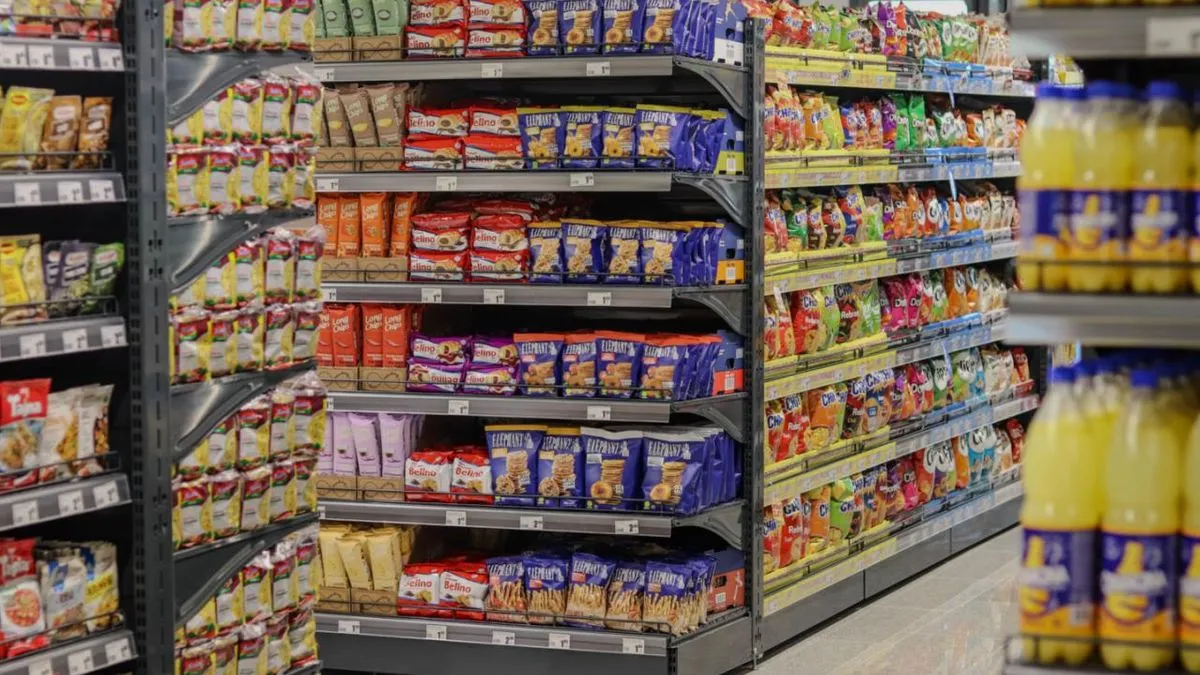 U proizvodnom segmentu poslovanja Hoše komerc je razvio linije proizvoda pod brendovima Bony i Merka, a tvornica slastica je jedna od najsavremenijih u regiji.