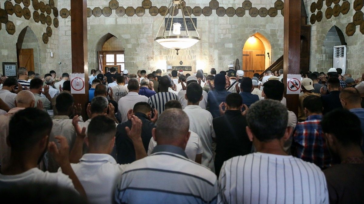 Vjernici su bajram-namaz klanjali i Kurban bajram dočekali u džamijama u BiH, Srbiji, Crnoj Gori, Hrvatskoj, Kosovu, Sjevernoj Makedoniji i Albaniji.