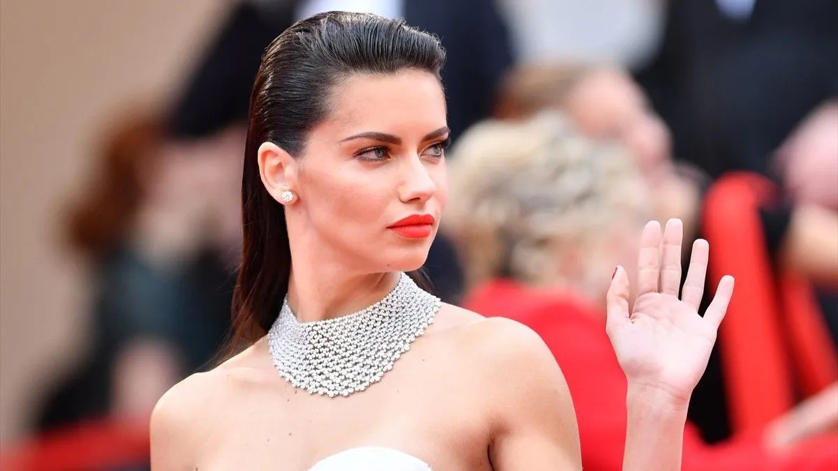 Manekenka Adriana Lima slavi 44. rođendan