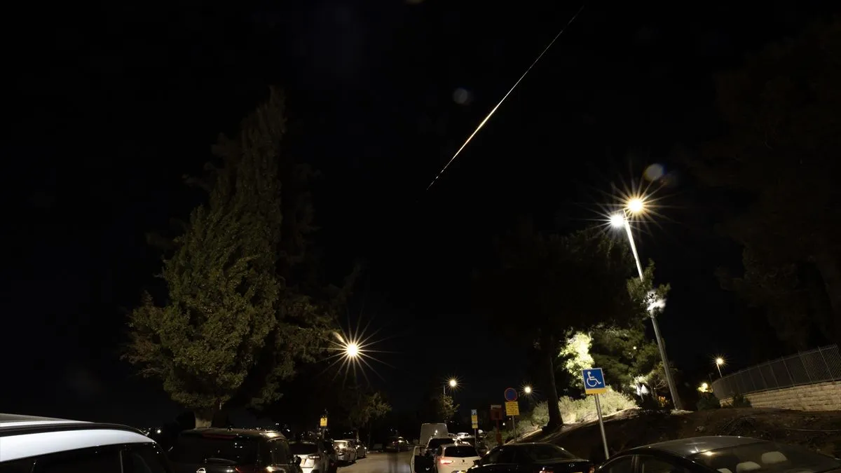 Iranske balističke rakete padaju na centar Tel Aviva: Javio se ajatolah