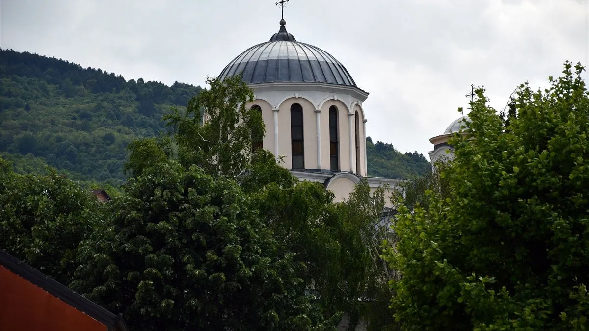 Osim arhitektonskog naslijeđa, Prizren je poznat i po bogatoj gastronomskoj ponudi, koja spaja ukuse Balkana i Orijenta.