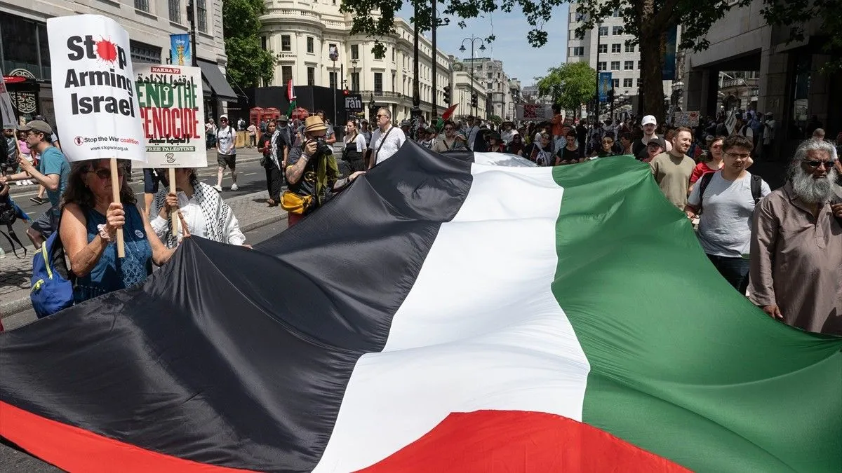 U maršu su učestvovali brojni građani koji podržavaju palestinsku borbu.