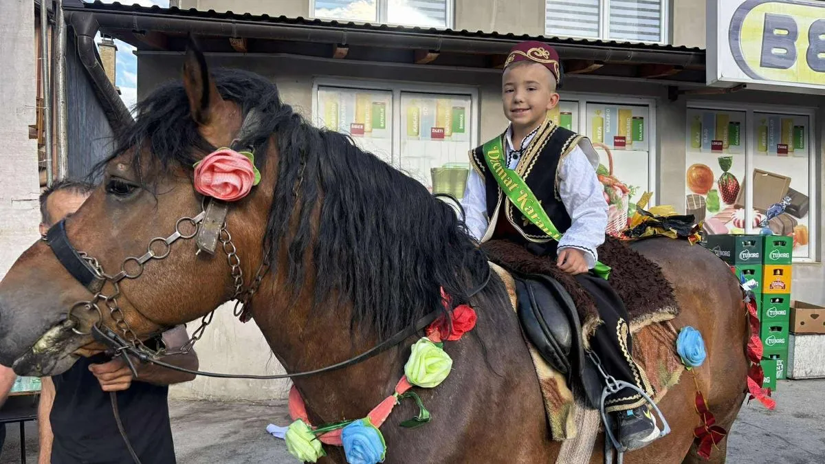 Ajvatovica je najveće dovište muslimana u Evropi i jedno od najstarijih u Bosni i Hercegovini.