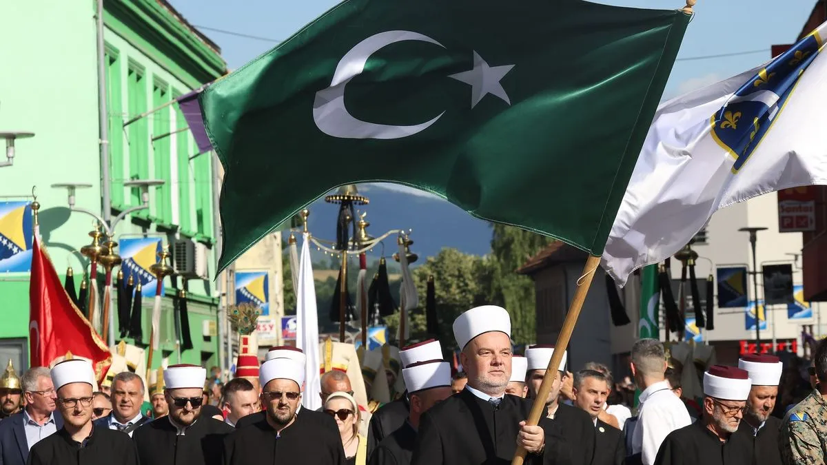 Kavazović: Muslimani moraju izvući pouku iz genocida nad Bošnjacima, Rohinnjama i Palestincima