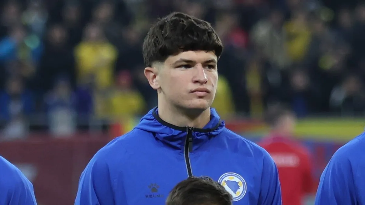 Malić je rođen u Sloveniji, ali je porijeklom iz BiH, zbog čega se odlučio nastupati za našu reprezentaciju