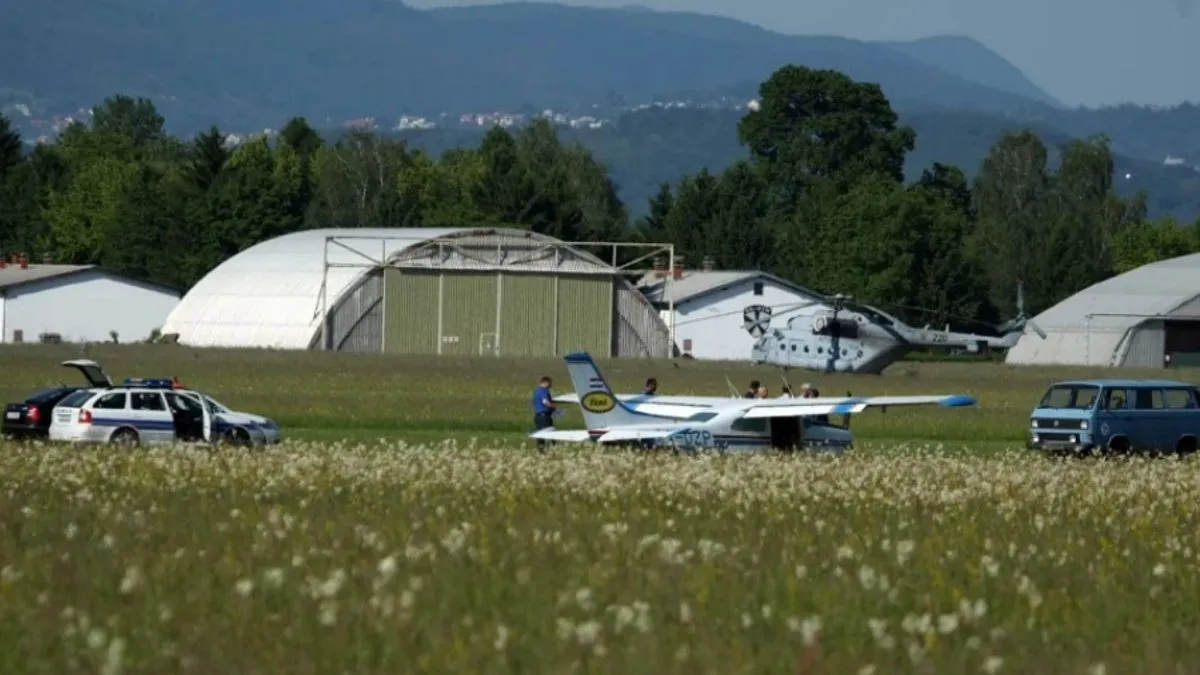 Prema informacijama predstavnika avio kompanije Air Panonia, let je bio prazan, i nema ozlijeđenih osoba