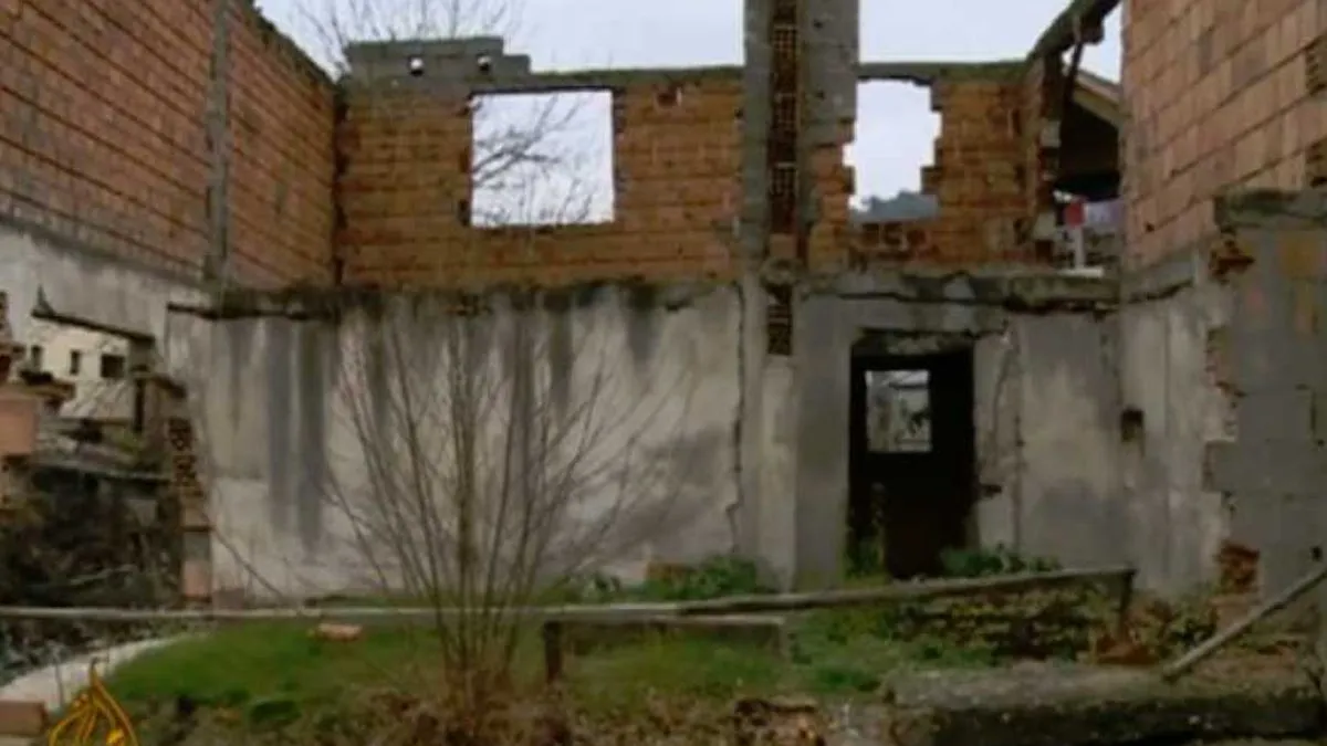 Mještani Kosovog Polja krenuli su na drugu stranu Drine čamcem, strahujući od dešavanja koja bi mogla uslijediti...
