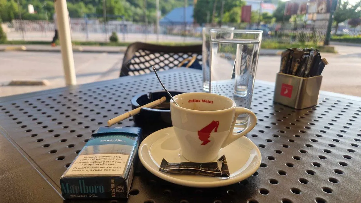 Određeni objekti imaju pravo uspostaviti posebne prostore za pušenje, ali samo uz ispunjenje uvjeta precizno definiranih navedenim pravilnikom