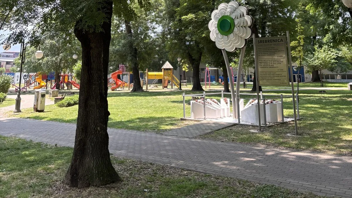 Gradonačelnik je kazao i da je svjestan da je Srebrenica najbolnija rana Evrope nakon Drugog svjetskog rata.