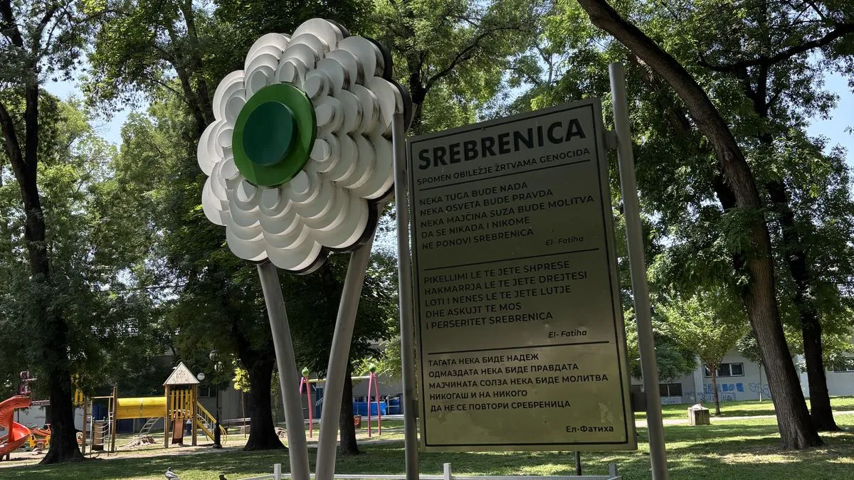 Gradonačelnik je kazao i da je svjestan da je Srebrenica najbolnija rana Evrope nakon Drugog svjetskog rata.