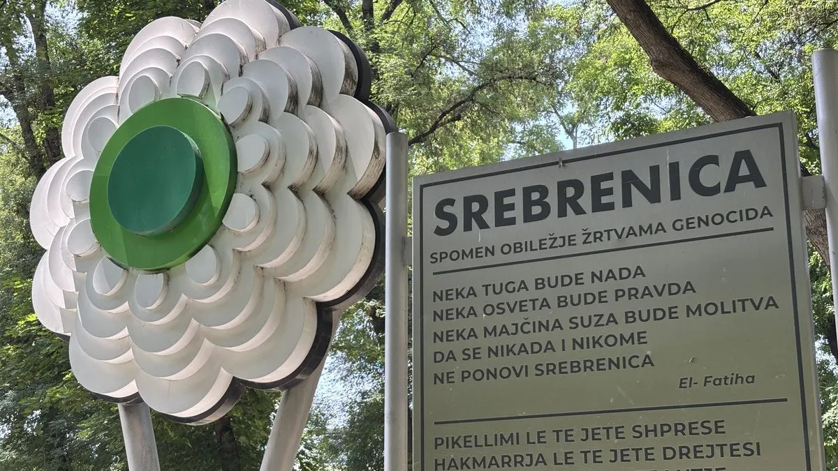Gradonačelnik je kazao i da je svjestan da je Srebrenica najbolnija rana Evrope nakon Drugog svjetskog rata.
