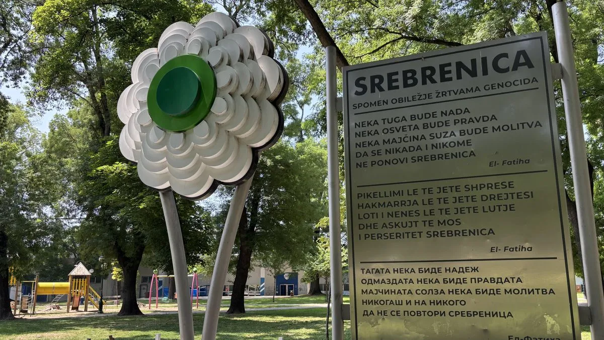 Gradonačelnik je kazao i da je svjestan da je Srebrenica najbolnija rana Evrope nakon Drugog svjetskog rata.