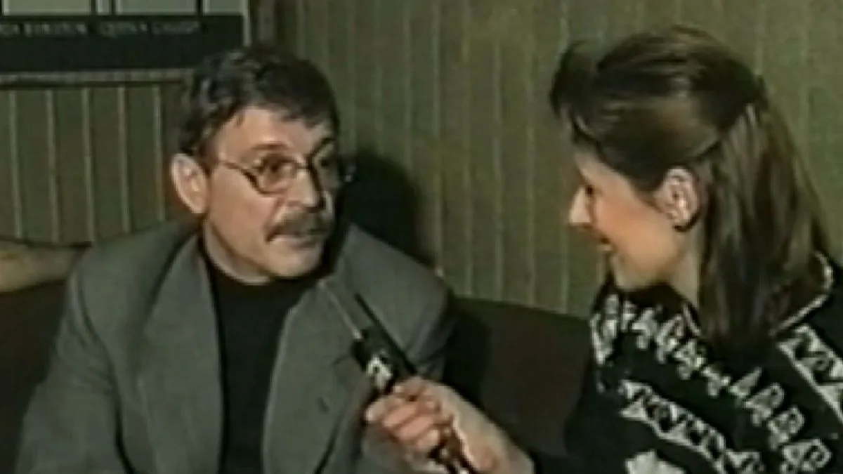 Muzičku karijeru počeo je u grupi 'Lutalice', a Indexima se pridružio krajem 1964. godine