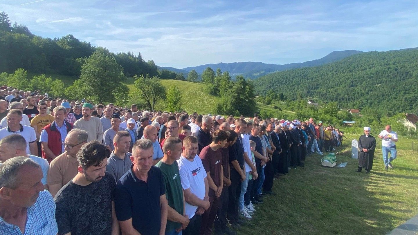 Olovo se oprostilo od tragično stradalog srednjoškolca Irhada Mehanovića