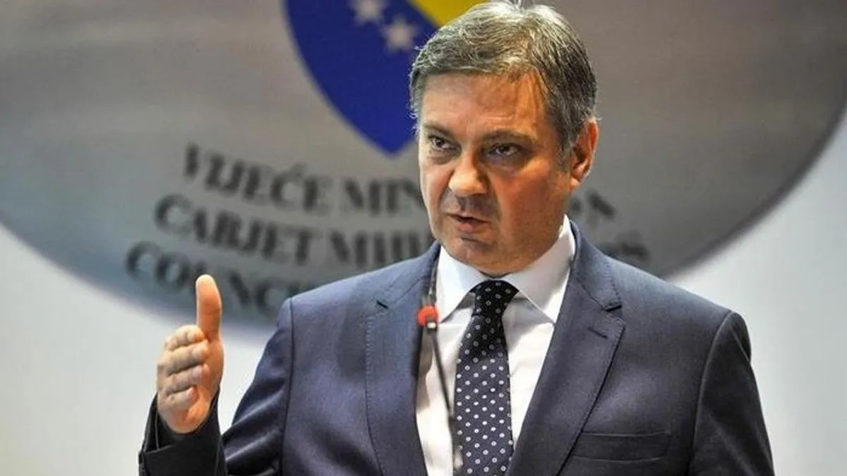 Ono što građanin Milorad Dodik može ponuditi ministru vanjskih poslova Rusije je neka nova, u verbalnom smislu, ikona, kazao je Zvizdić