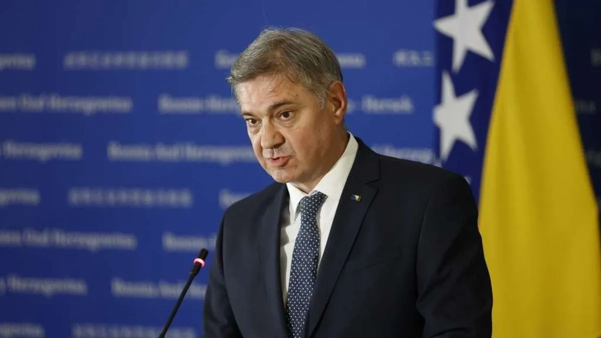 SDA: Zvizdić svoje populističke inicijative treba da rješava s partnerima iz SNSD-a i HDZ-a