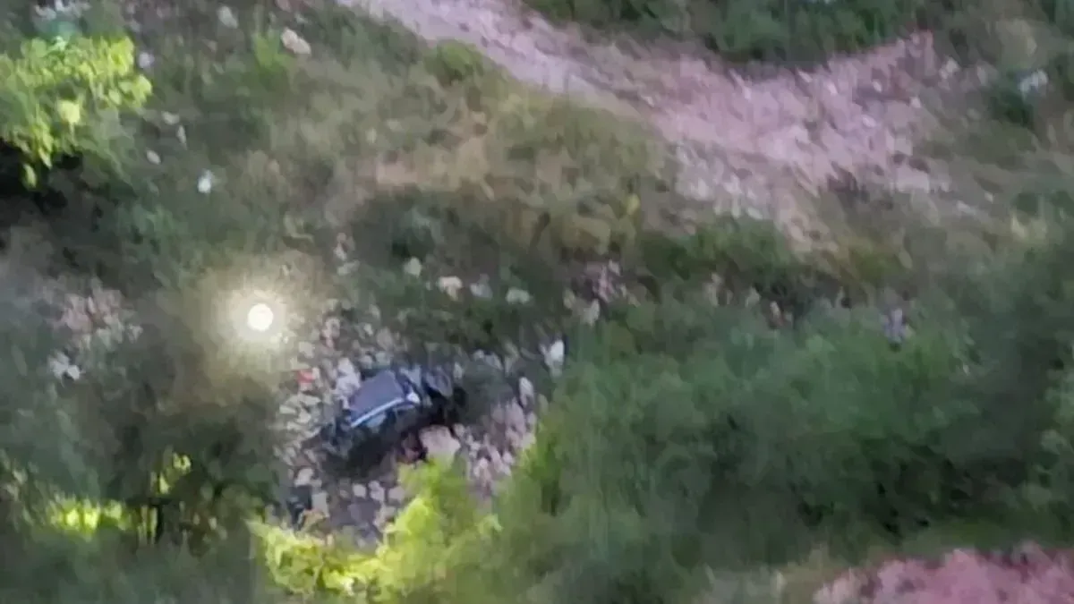 Spašavanje preživjelih i izvlačenje tijela trajalo je cijelu noć, a u zahtjevnoj akciji sudjelovali su sarajevski vatrogasci i pripadnici Gorske službe spašavanja