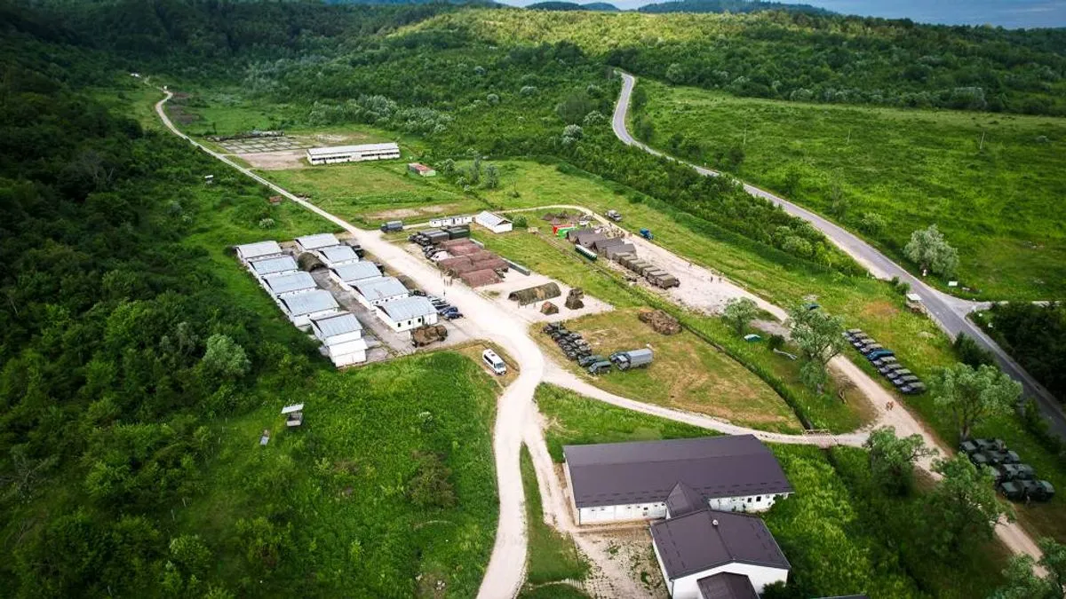 Tokom ovog perioda, lokalno stanovništvo može primijetiti povećano prisustvo trupa i vojnih vozila u tom području.