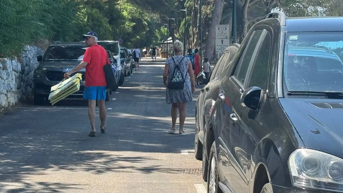 Kafa je dva eura, pivo od pola litre pet eura, a ćevapčići čak 14 eura, što je 28 maraka. Rižoto košta 18 eura, što je 36 maraka. Sat parkinga je tri eura