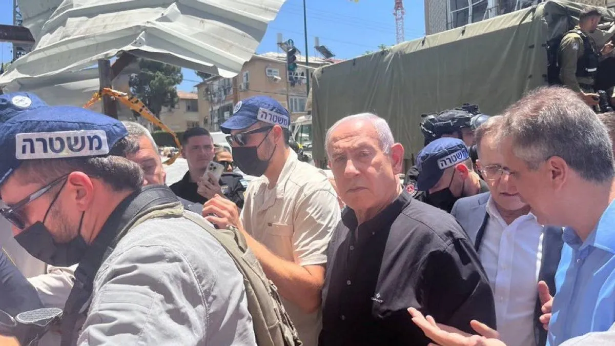 Netanyahu izašao iz bunkera tek nakon što je Bat Yam pretvoren u ruševine
