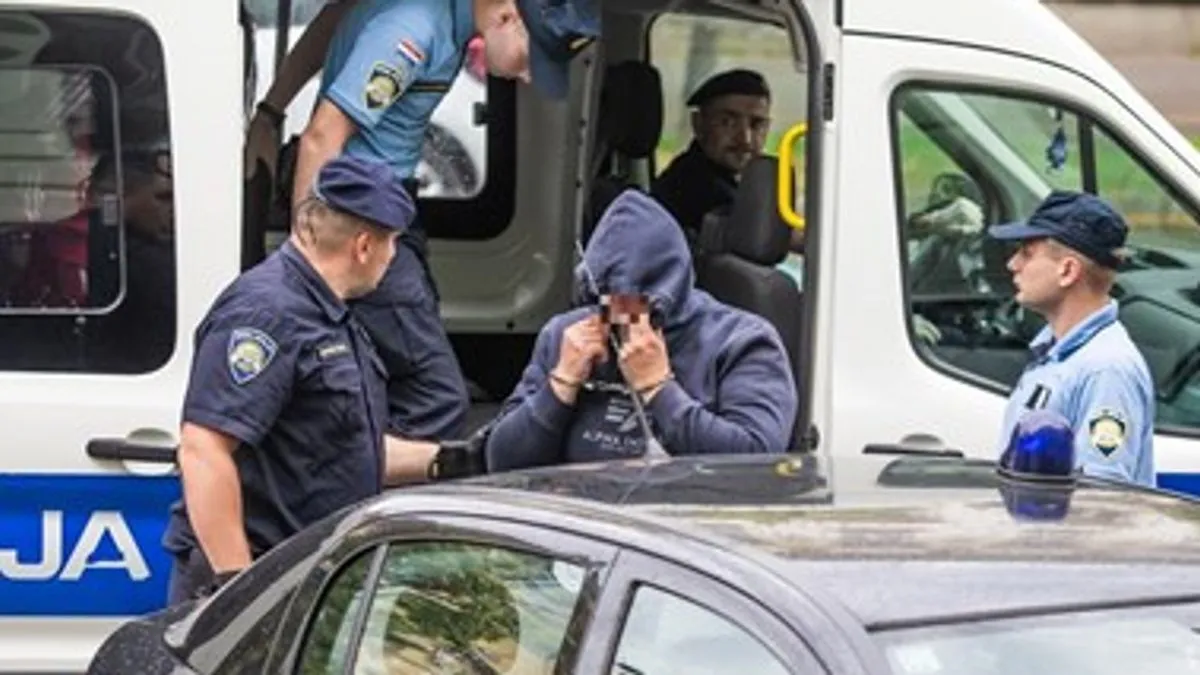 Četrdesetogodišnji muškarac iz Novske osuđen je na novčanu kaznu od 700 eura zbog vrijeđanja i omalovažavanja osiječkog policajca.