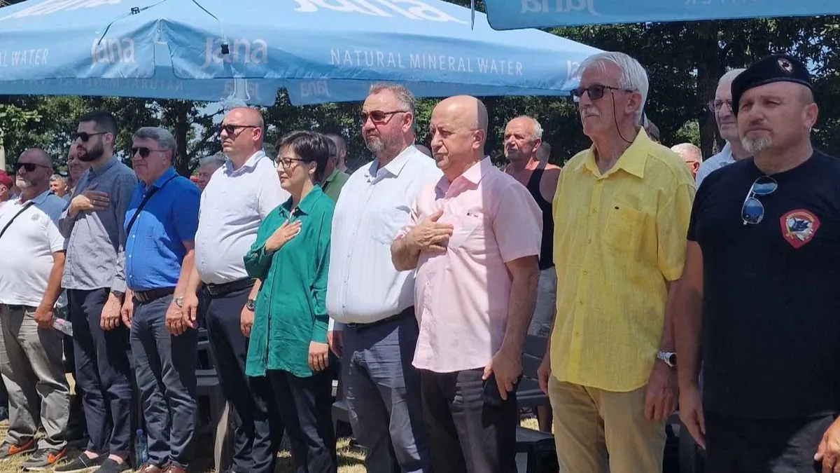 Skupu su prisustvovali brojni građani, predstavnici boračkih udruženja, vlasti i institucija