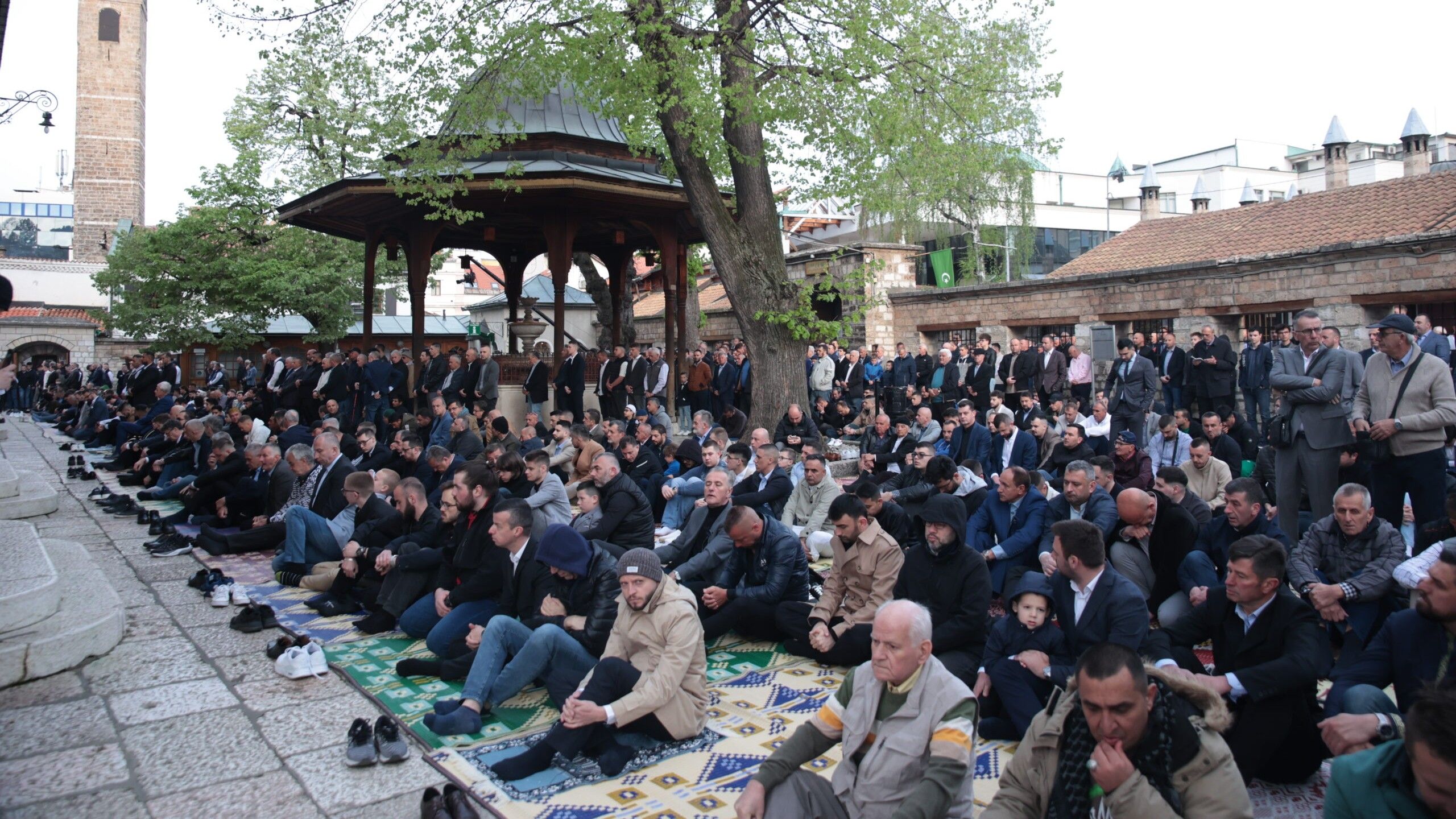 Prigodan vaz ovom prilikom održat će direktor Gazi Husrev-begove medrese mr. Dževad Pleh