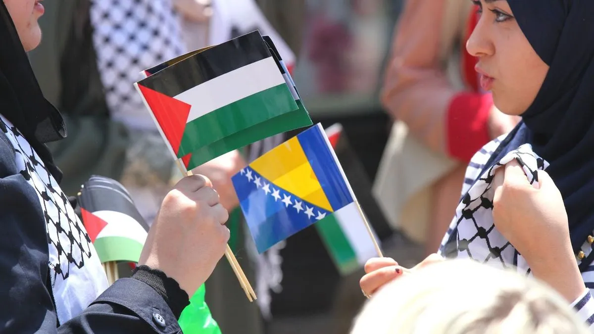 Cilj ove mirne vožnje je iskazivanje solidarnosti sa narodima Irana i Palestine koji se decenijama bore protiv okupacije, agresije i međunarodne nepravde. 
