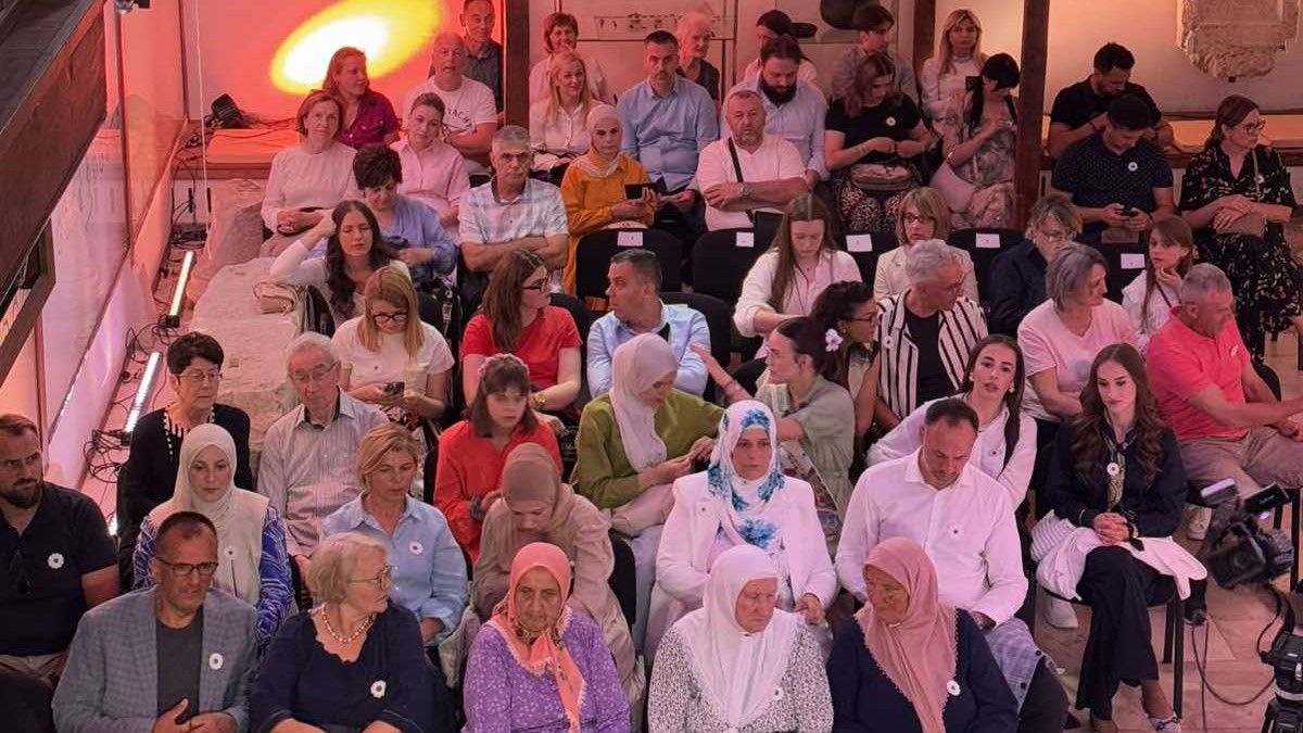 Brusa bezistan večeras nije samo mjesto – on je doživljaj. Tišina koja grli. Zvuk koji liječi. Pogled koji razumije.