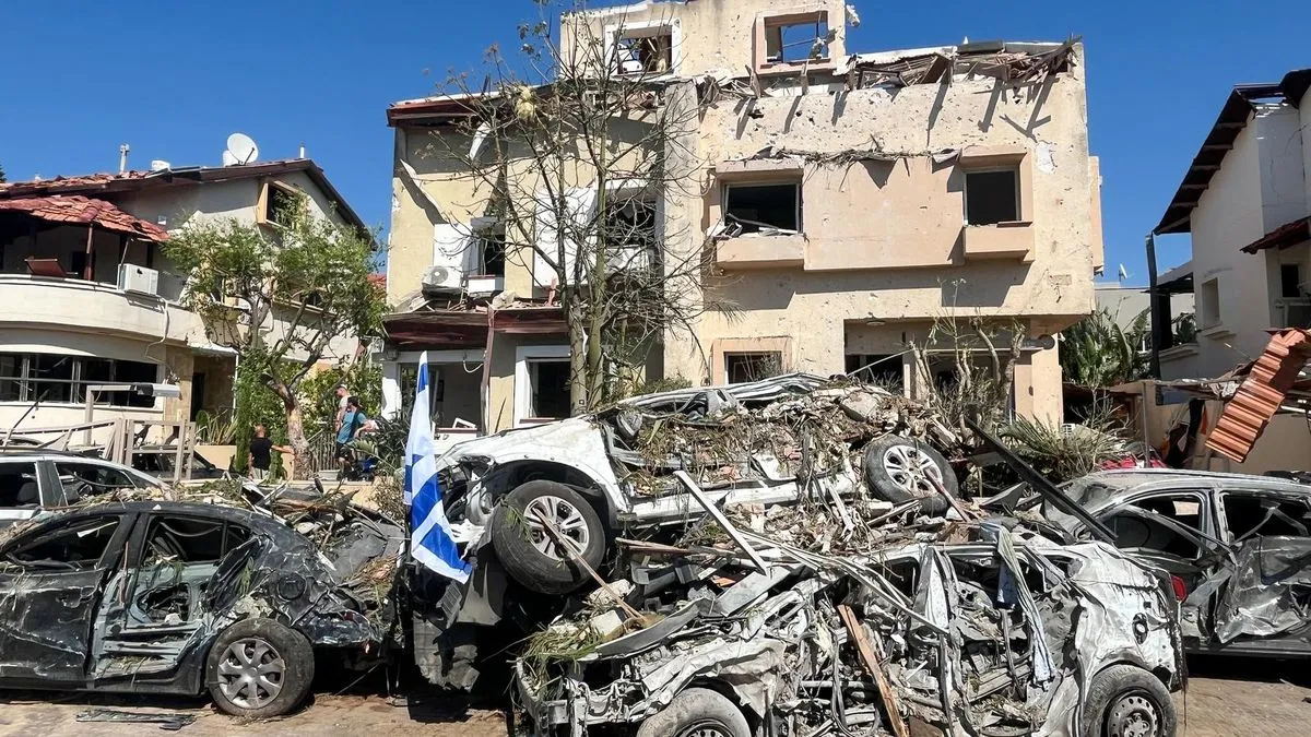 Huti tvrde da time iskazuju podršku Palestincima u Gazi, posebno nakon izbijanja rata između Izraela i Hamasa u oktobru 2023. godine.