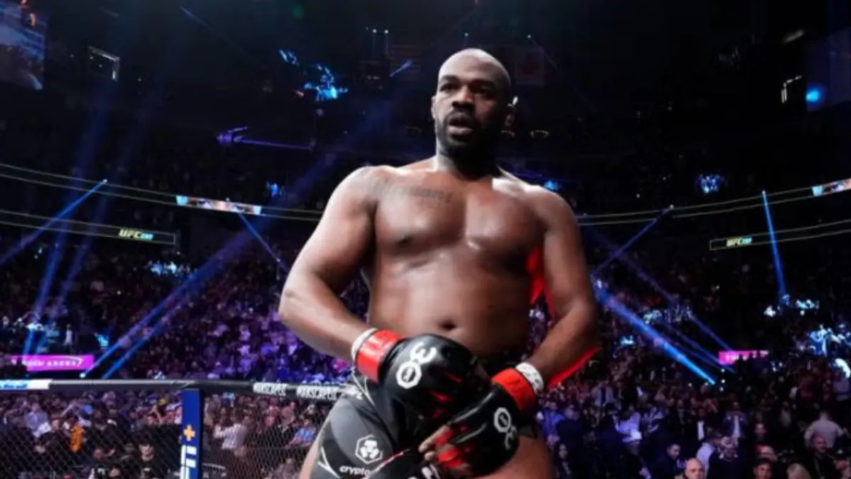 Jones je, podsjetimo, bio prvak u dvije najteže UFC kategorije, a navijači su s nestrpljenjem iščekivali njegov okršaj s Tomom Aspinallom.
