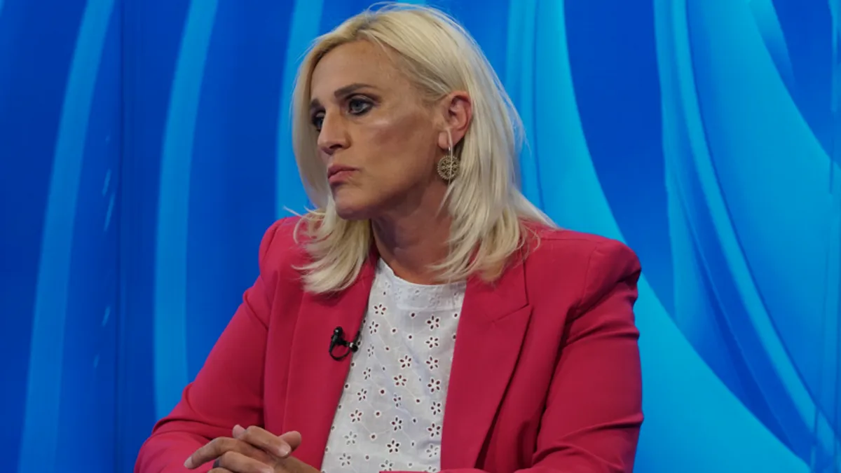 Dom naroda parlamenta FBiH danas je usvojio zakon o dugu, zaduženju i garancijama u  Federaciji BiH, nakon čega je najavljena i apelacija Ustavnom sudu