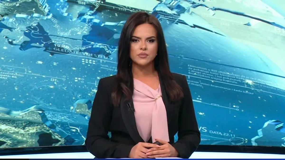 Od trenutka kada se pojavila na ekranu Hayat televizije, Mima Golubić plijeni pažnju gledatelja smirenošću, profesionalnošću i prepoznatljivim glasom. 