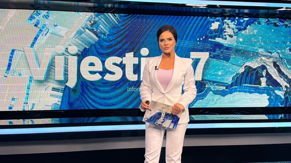 Od trenutka kada se pojavila na ekranu Hayat televizije, Mima Golubić plijeni pažnju gledatelja smirenošću, profesionalnošću i prepoznatljivim glasom. 