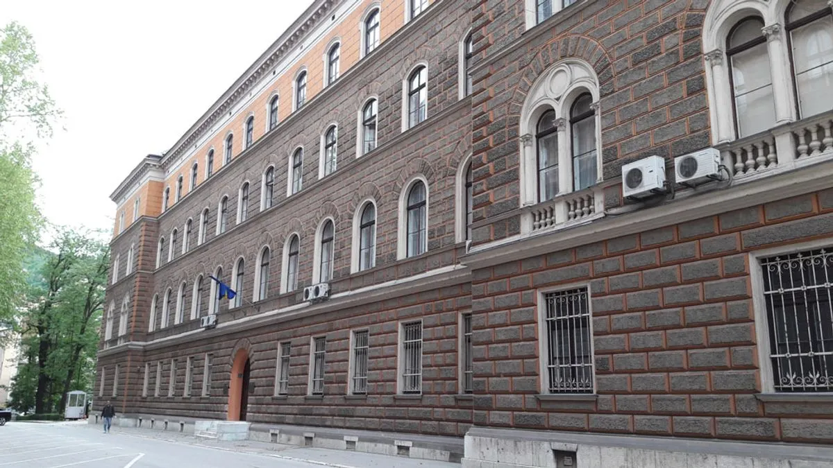 Haos u Konakovićevom ministarstvu: Brojni uposlenici traže pomoć!