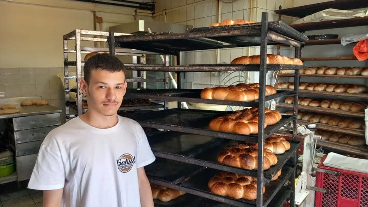 Mišo je nedavno stekao zvaničnu diplomu i još se čeka određena dokumentacija kako bi mogao da stupi u stalni radni odnos