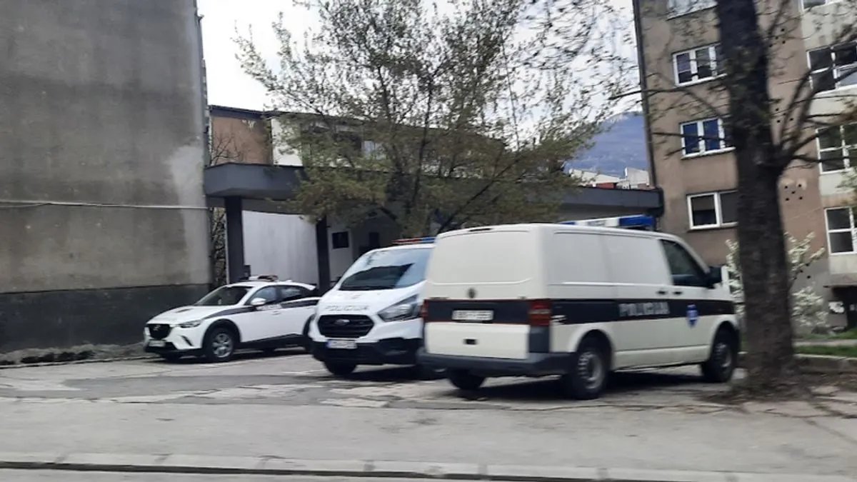 Zeničkoj policiji jučer je oko 18:30 sati prijavljeno da je na Urgentni blok Kantonalne bolnice u Zenici dovezeno muško dijete, rođeno 2011. godine, iz Zenice.