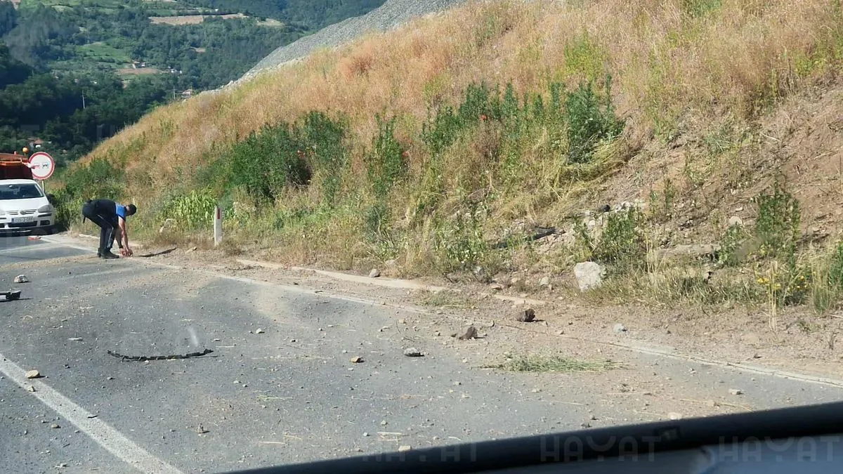 Vozačima se savjetuje oprez i strpljenje prilikom prolaska ovom dionicom puta.l