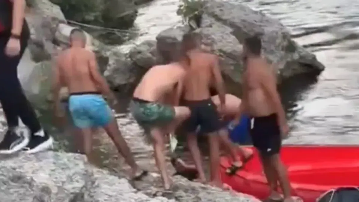 Prema njegovim riječima, sve je počelo regularno. Skok je pripremio na skakaonici ispod mosta.