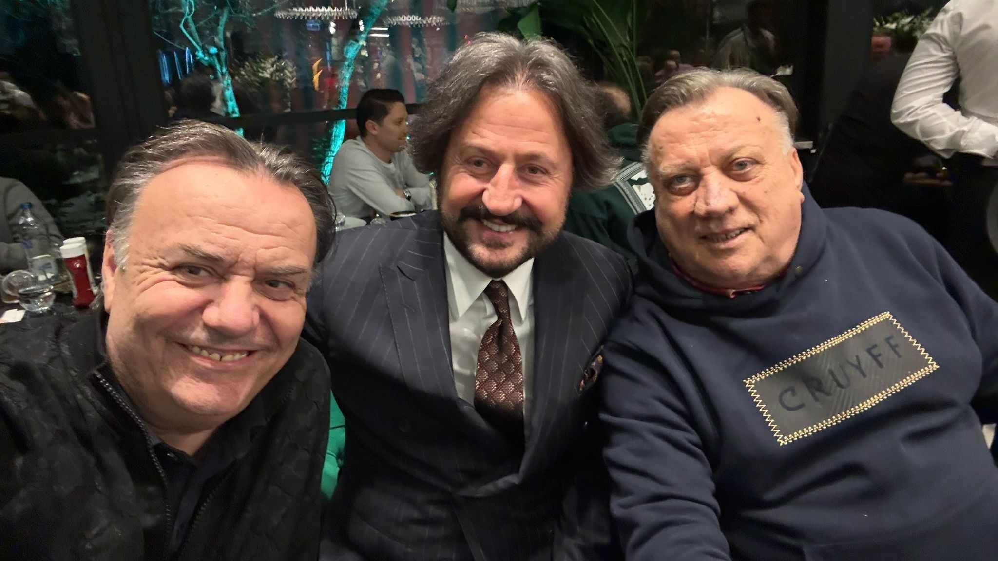 U ekskluzivnom šou u „U mojoj i tuđoj avliji“, imitator, humorista i pisac prvi put donosi svoju priču