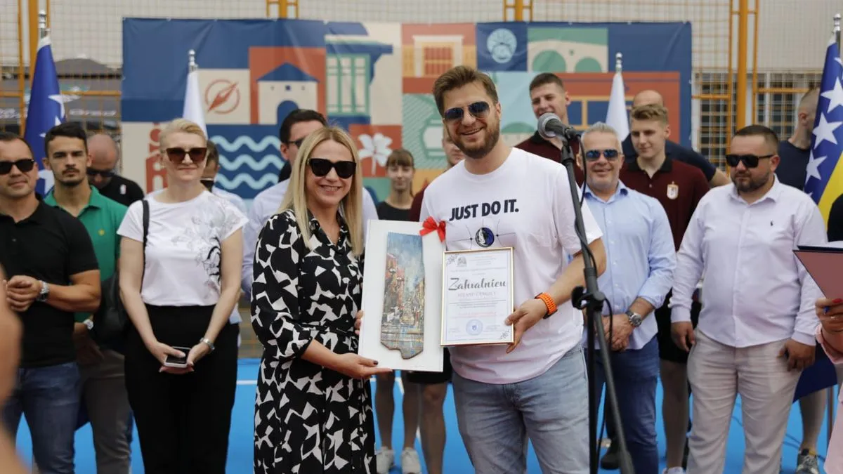  'Važno je da naša djeca imaju ispravne uzore i da gajimo patriotizam', istakao je načelnik Općine Stari Grad Irfan Čengić.