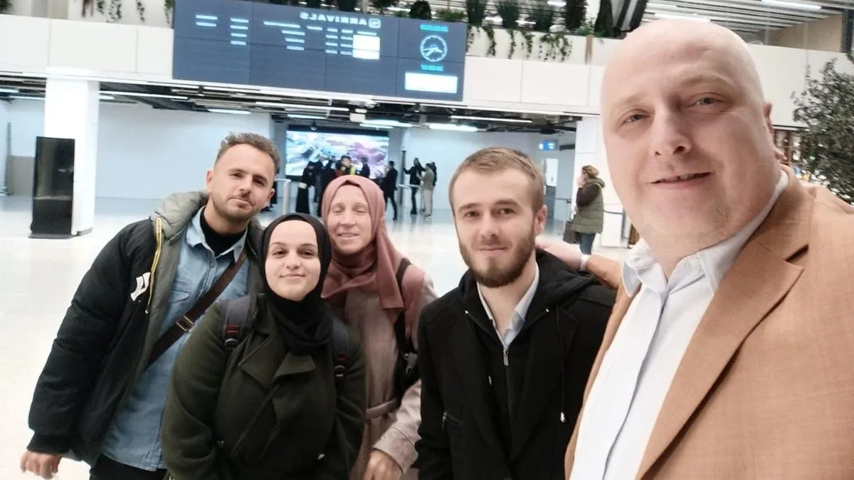 Iako je Munira naslijedila zemljište od svojih roditelja, porodica nema finansijskih sredstava za izgradnju kuće.